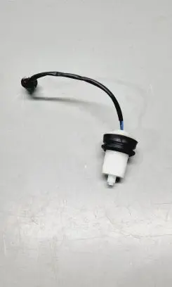 Hyundai Kona I Windshield washer fluid level sensor 98520D4000