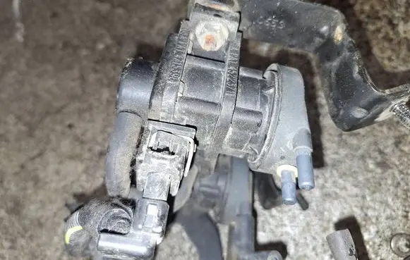 Opel Signum Turbo solenoid valve 4522371