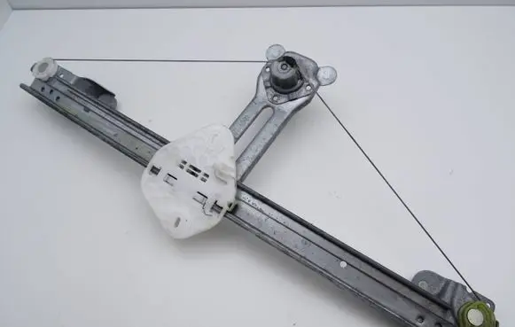 Dacia Logan I Front door manual window regulator 118482 118467