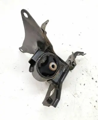 Toyota Yaris Engine mount bracket