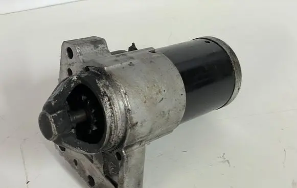 Citroen C4 I Picasso Starter motor MOOOT22471 96635288