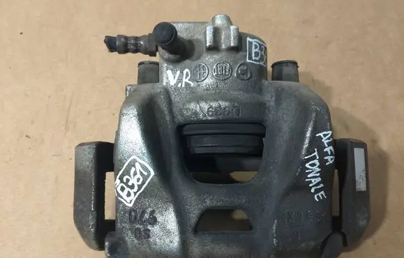 Fiat 500X Front brake caliper