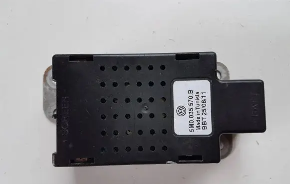 Volkswagen Golf VI Aerial antenna amplifier 5M0035570B