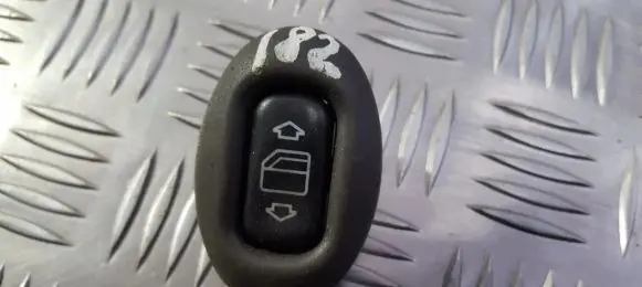 Mercedes-Benz E W210 Electric window control switch 2108208210 03100550