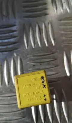 Volkswagen PASSAT B5.5 Other relay 90226846
