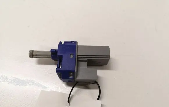 Mazda 3 II Clutch pedal sensor