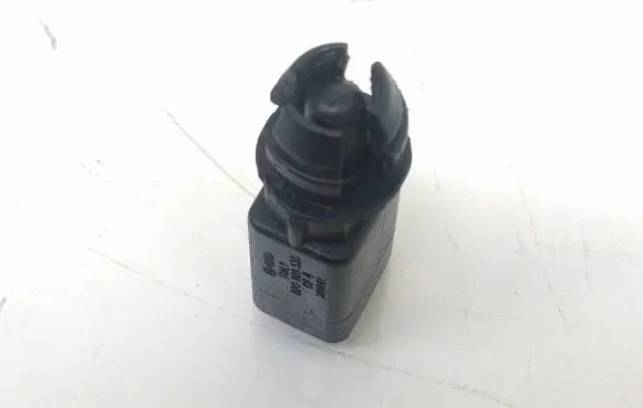 Audi A4 S4 B7 8E 8H Outside/exterior temperature sensor 8Z0820535
