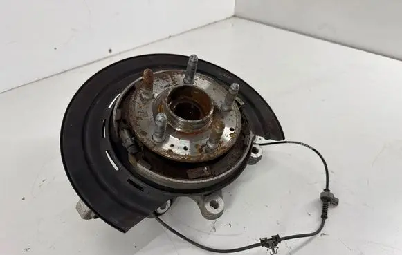 Chevrolet Camaro Rear wheel hub 84089877 13512894 23408831