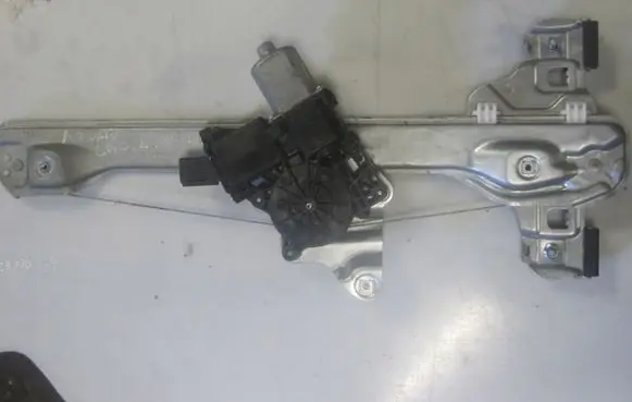 Opel Mokka X Rear door window regulator motor 98920SUV20
