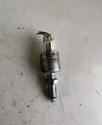 Toyota Land Cruiser (J120) Clutch pedal sensor 