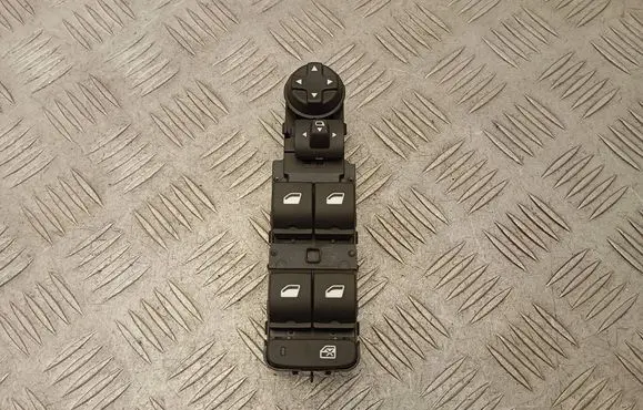 Peugeot 5008 II Electric window control switch 98423400ZD