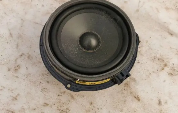 Land Rover Evoque I Subwoofer speaker 430407861