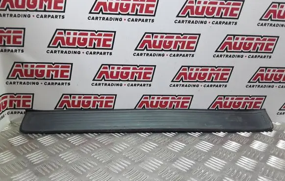 Front sill trim cover