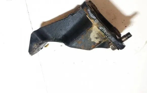 Nissan Pathfinder R51 Engine mounting bracket 06925