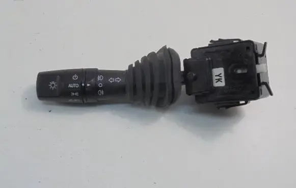 Wiper turn signal indicator stalk/switch