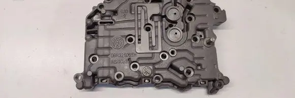 Volkswagen Tiguan Transfer box differential control unit 0BH325065H