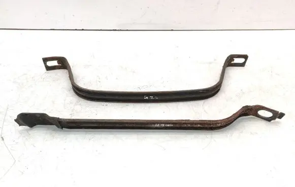 Peugeot 407 Fuel tank mounting bracket 