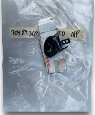 Toyota Avensis T270 Front parking sensor holder (PDC) 89348-05031-C0
