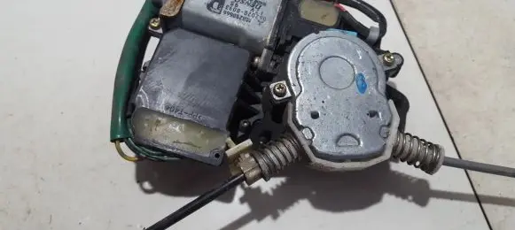 Mitsubishi Galant Front door window regulator motor mr280666 062020-0093
