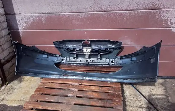 Peugeot 307 Front bumper 9634013980