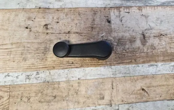 Seat Alhambra (Mk1) Rear door window winding handle 
