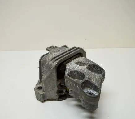 Mercedes-Benz CLA C117 X117 W117 Engine mount bracket A2462400617
