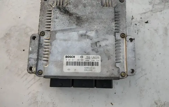Renault Laguna II Engine control unit/module 8200222133