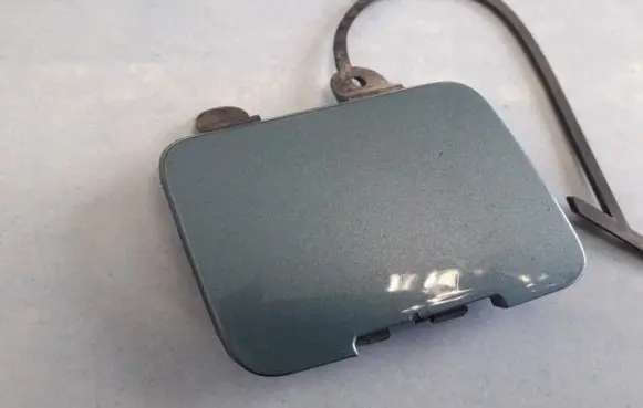 Volvo V70 Front tow hook cap/cover 08693766