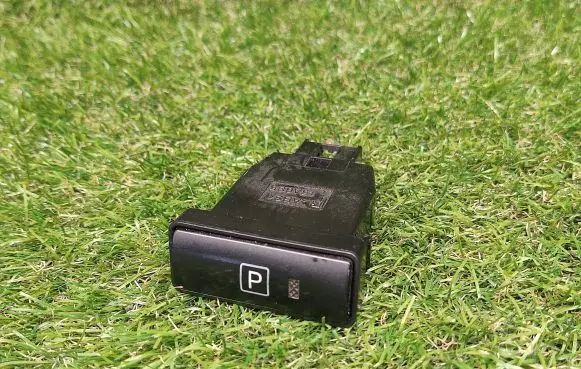 Toyota Prius (XW20) Parking (PDC) sensor switch 15A685