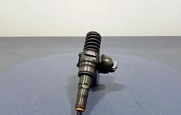 Audi A6 Allroad C5 Fuel injector 038130073BA