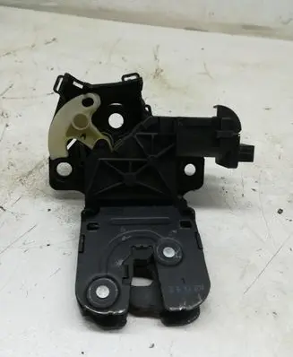 Audi A4 S4 B7 8E 8H Tailgate/trunk/boot lock/catch/latch 8P4827505C
