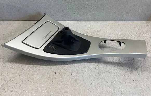 BMW 3 E90 E91 Dashboard glove box trim 7132376 7132370 22167210