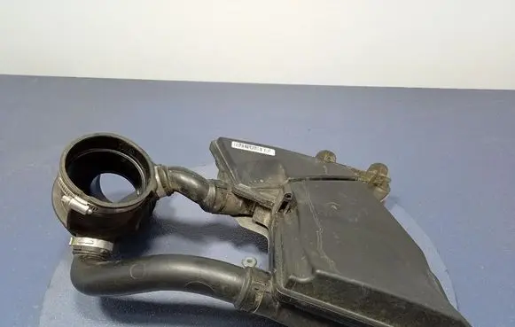 BMW X7 G07 Intake resonator 8607950