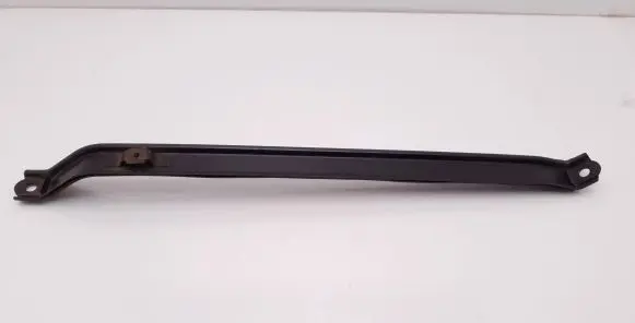 Fuel tank mounting bracket