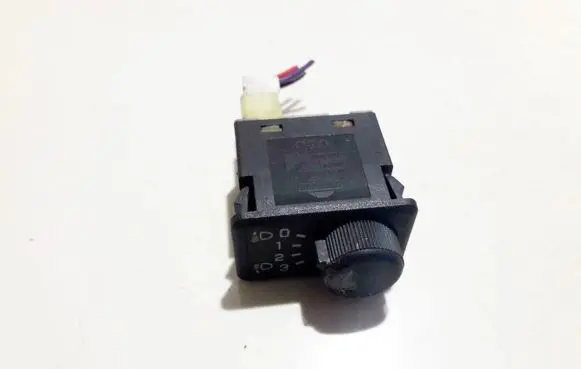 Nissan Almera N16 Headlight level height control switch 37c24a d33600