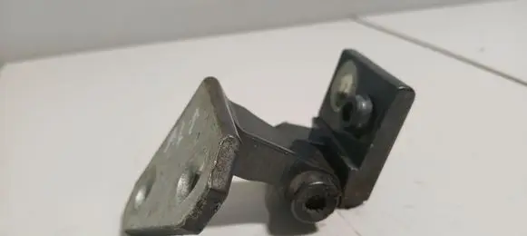 Volkswagen Golf V Rear door upper hinge 