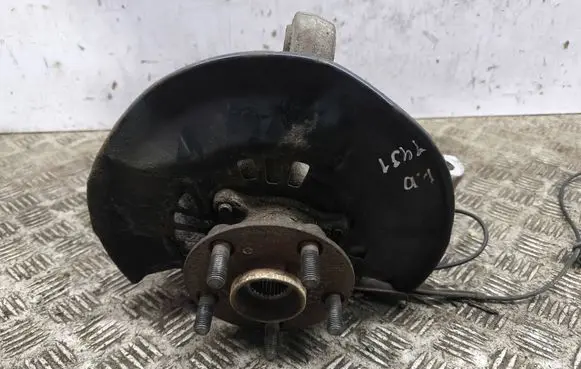 Toyota Prius (XW30) Front wheel hub