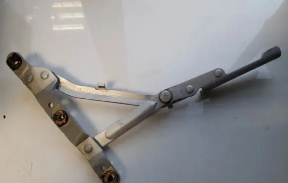 Alfa Romeo 166 Tailgate/trunk/boot hinge