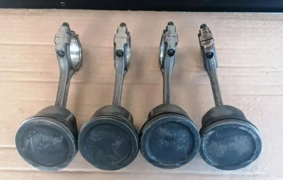 KIA Rio Piston with connecting rod