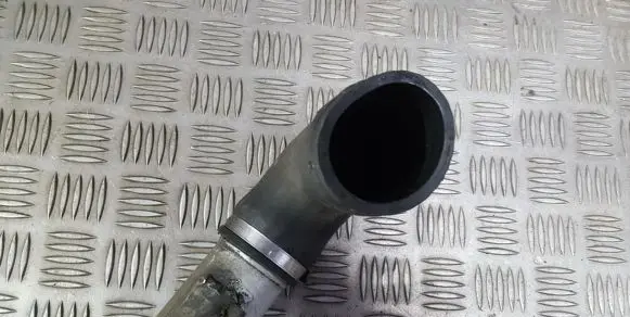 BMW 5 E39 Intercooler hose/pipe 11612246713 11.61-2246713