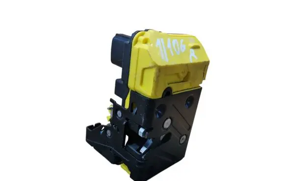Volvo S80 Front door lock 30699749