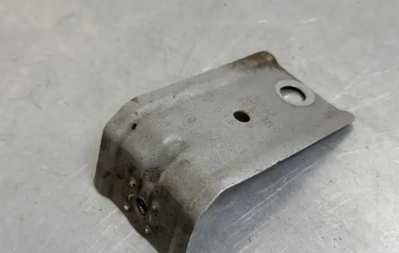 Volkswagen Golf Sportsvan Fender mounting bracket 510809471C
