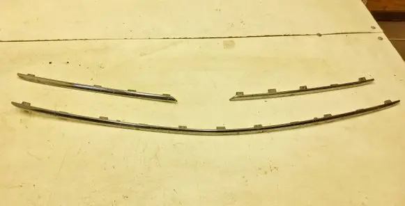 Toyota Avensis T250 Front bumper upper radiator grill 5312205030 5312105040 5312405010