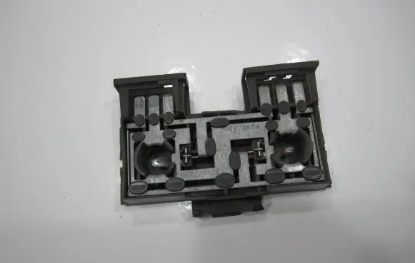 Volkswagen PASSAT B3 Tail light bulb cover holder 333945259