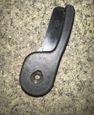 Engine bonnet (hood) release handle