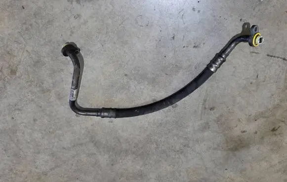 Air conditioning (A/C) pipe/hose