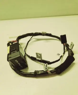 Hyundai Genesis USB socket connector 961202M100 918702M011