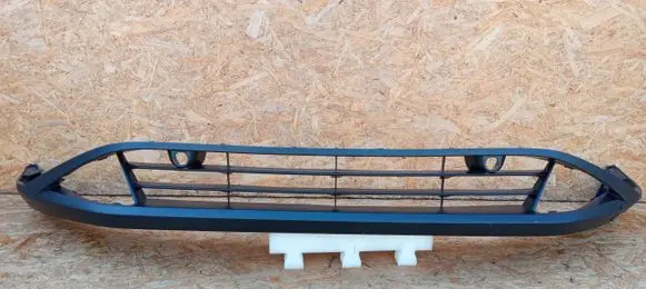 Nissan Qashqai J12 Front bumper lip 62026