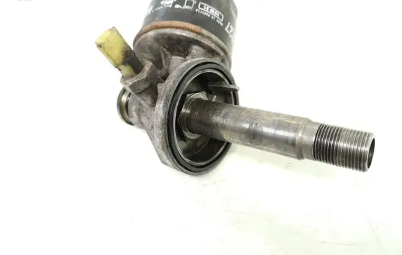 Oil filter mounting bracket
