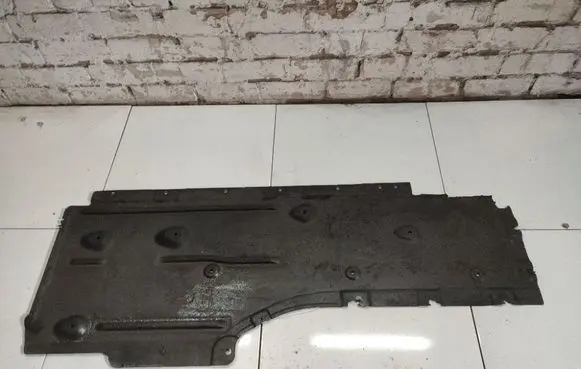 BMW 3 E90 E91 Engine splash shield/under tray 